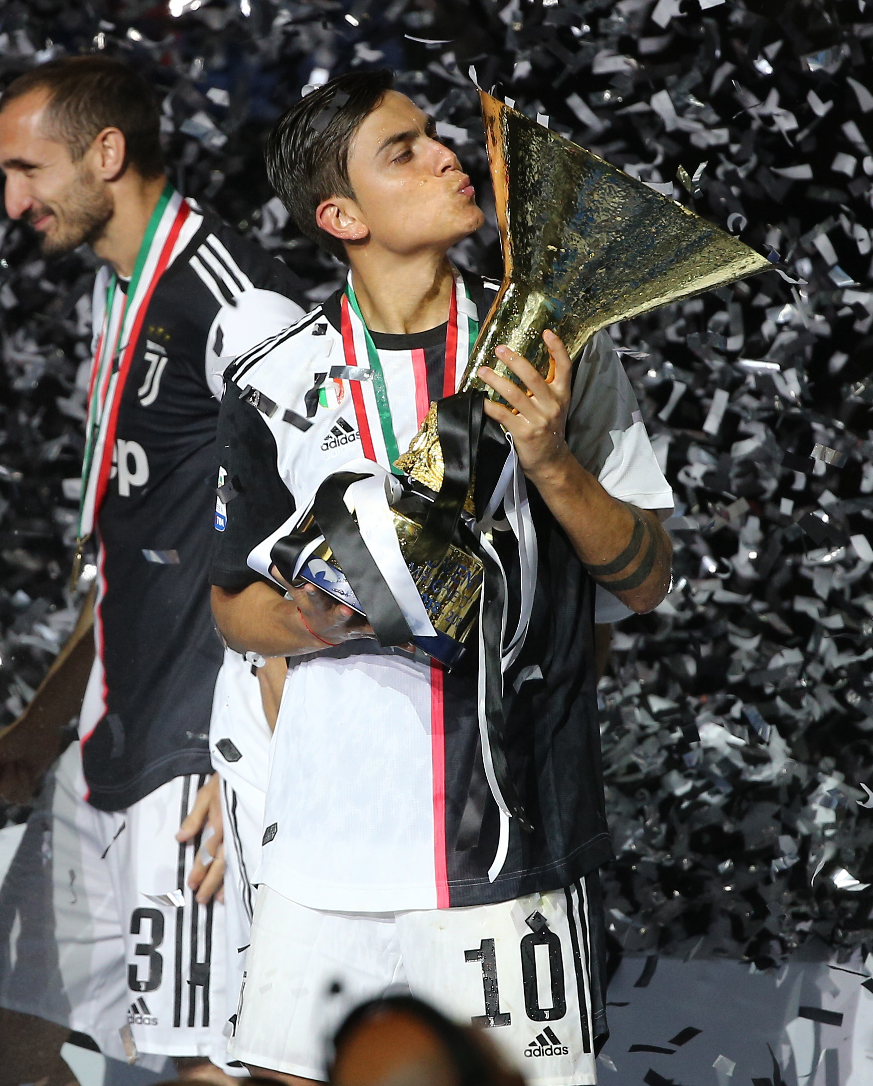 外媒发布LOL全球战力排行榜：EDG第一 T1第二