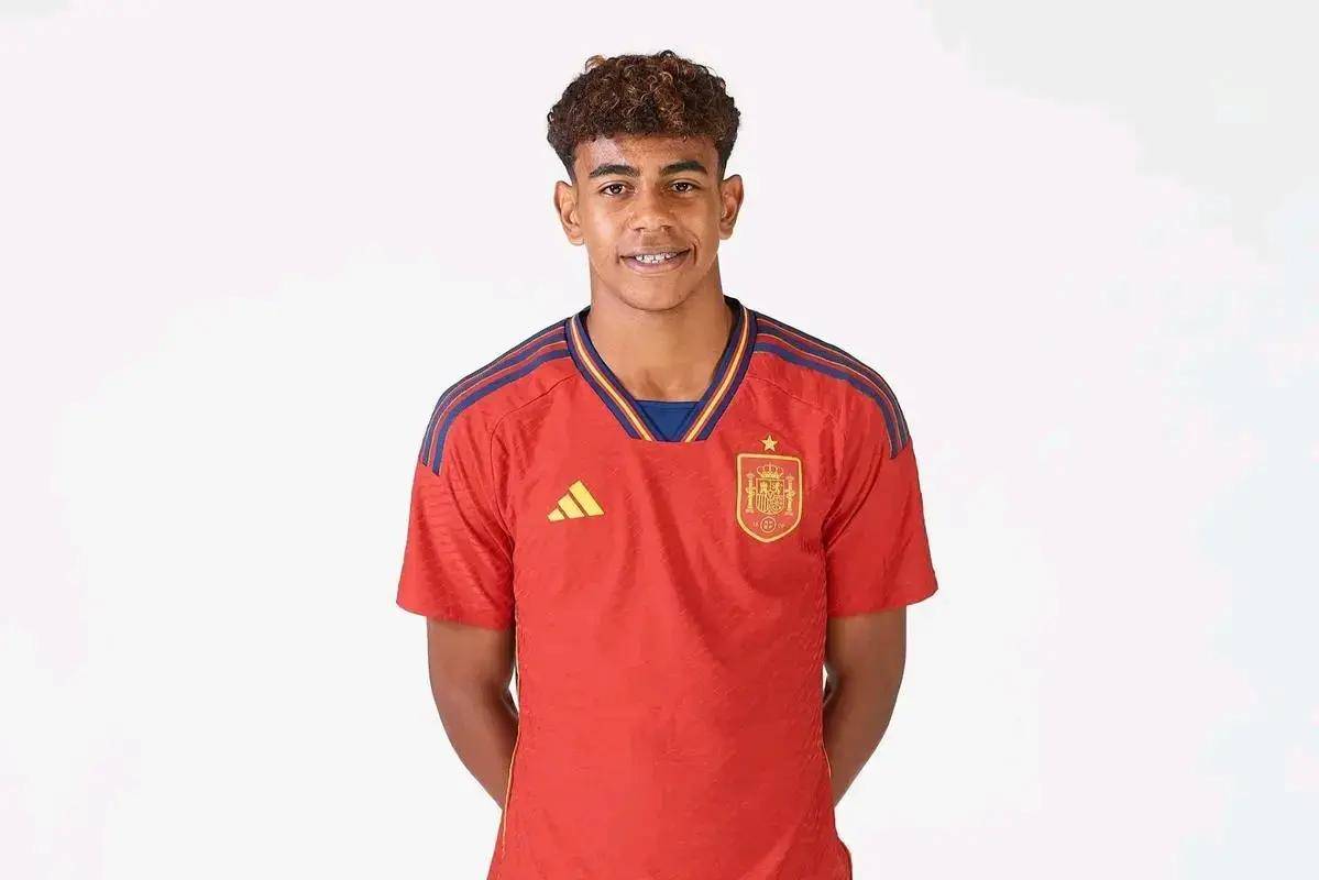 里程碑！Faker成为首位获得全球总决赛500杀的选手